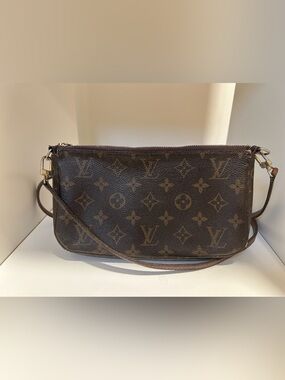 Authentic Louis Vuitton Monogram Pouchette Accessoires